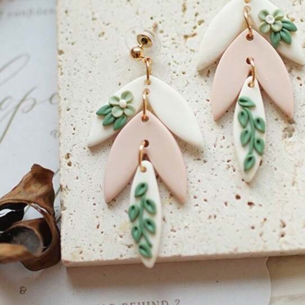 Elegant Pink and White Leaf drop‎ Earrings - Picture 2 of 10